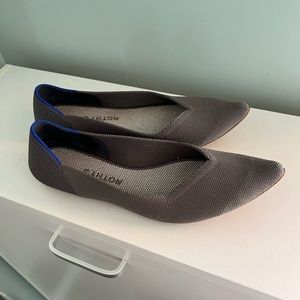 Pebble Grey Rothy Points Size 10